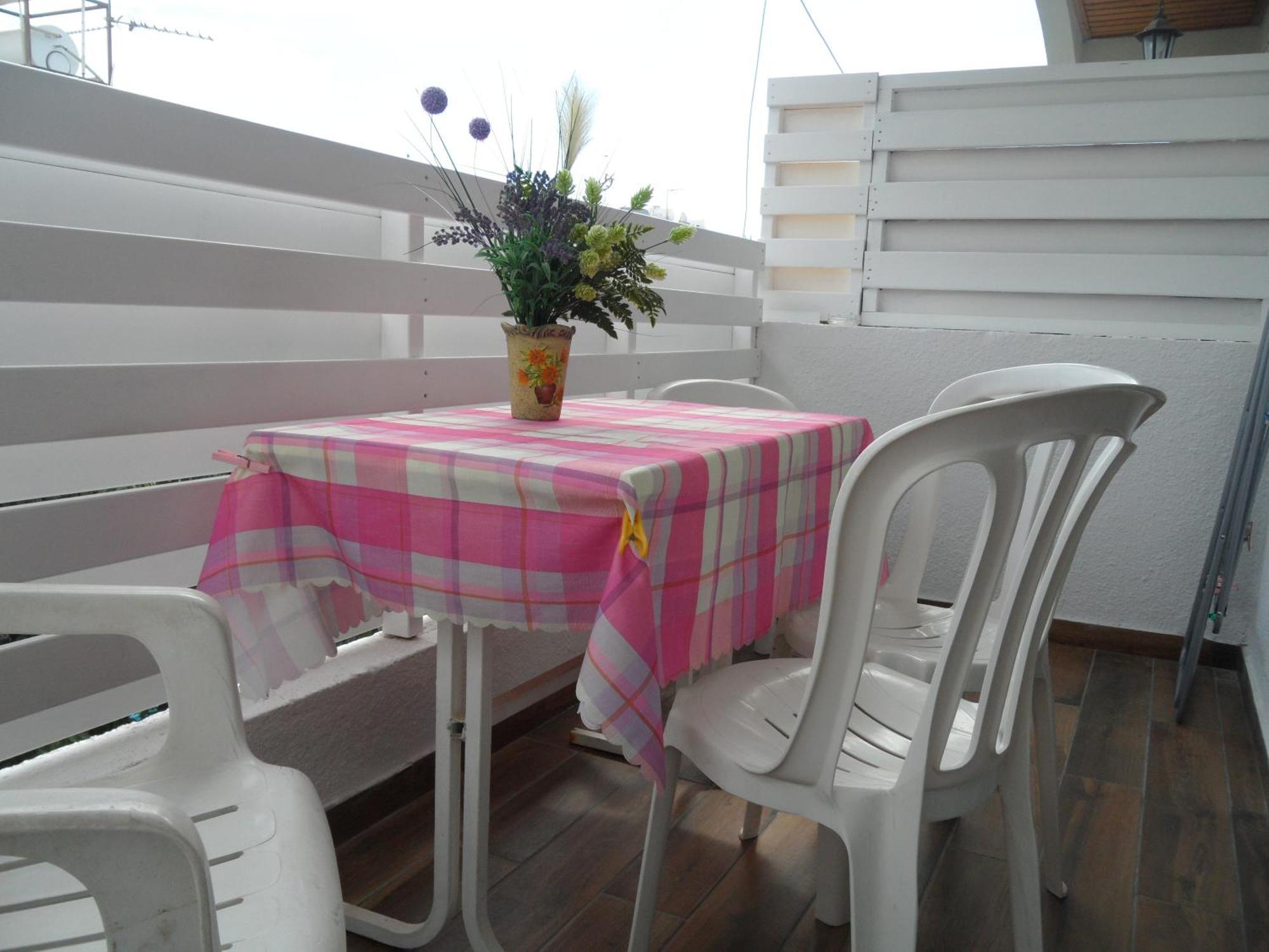 Sunshine Apts, Two Bedroom , Free Internet, No 3 Ayia Napa Exteriér fotografie