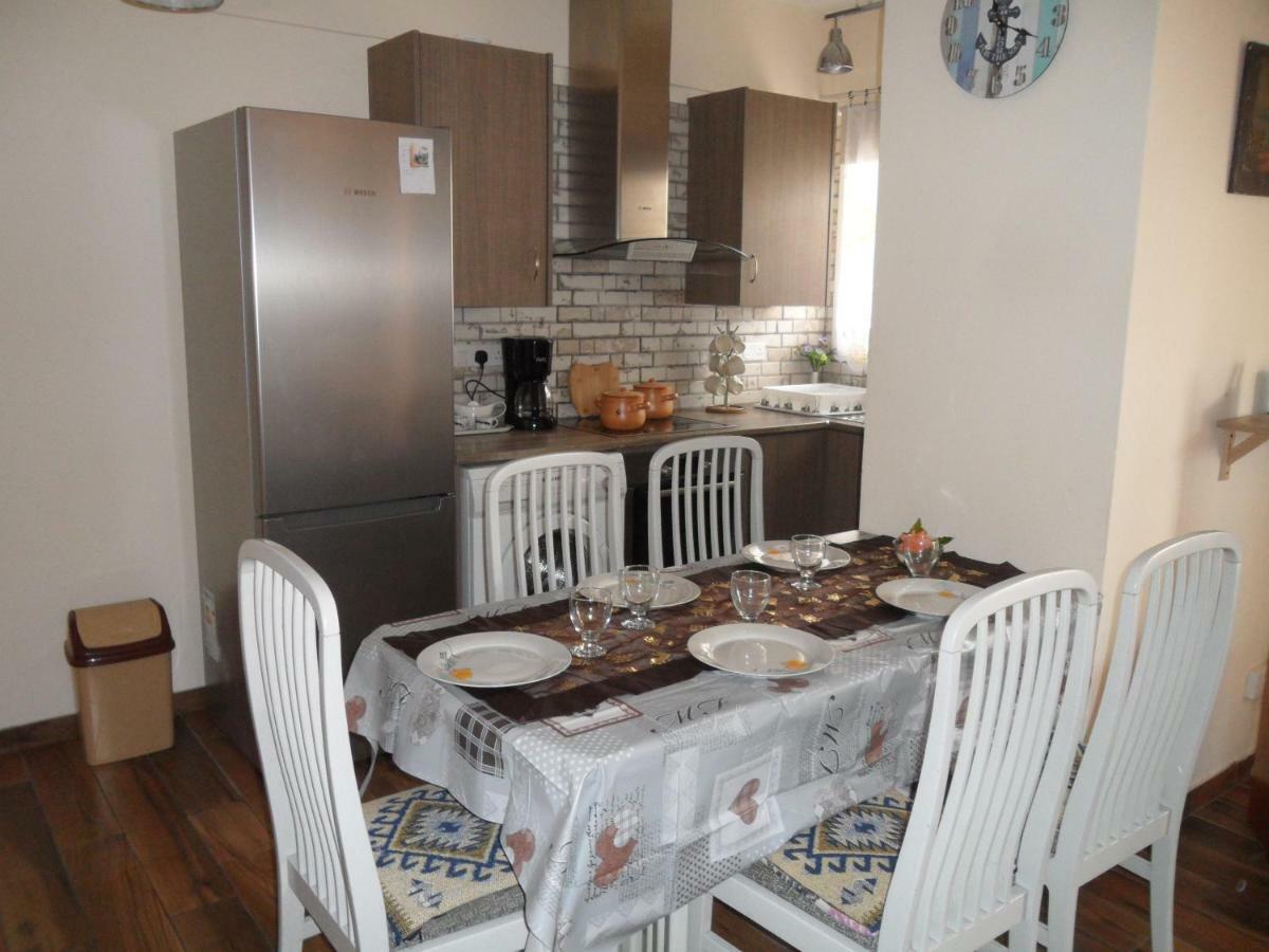 Sunshine Apts, Two Bedroom , Free Internet, No 3 Ayia Napa Exteriér fotografie