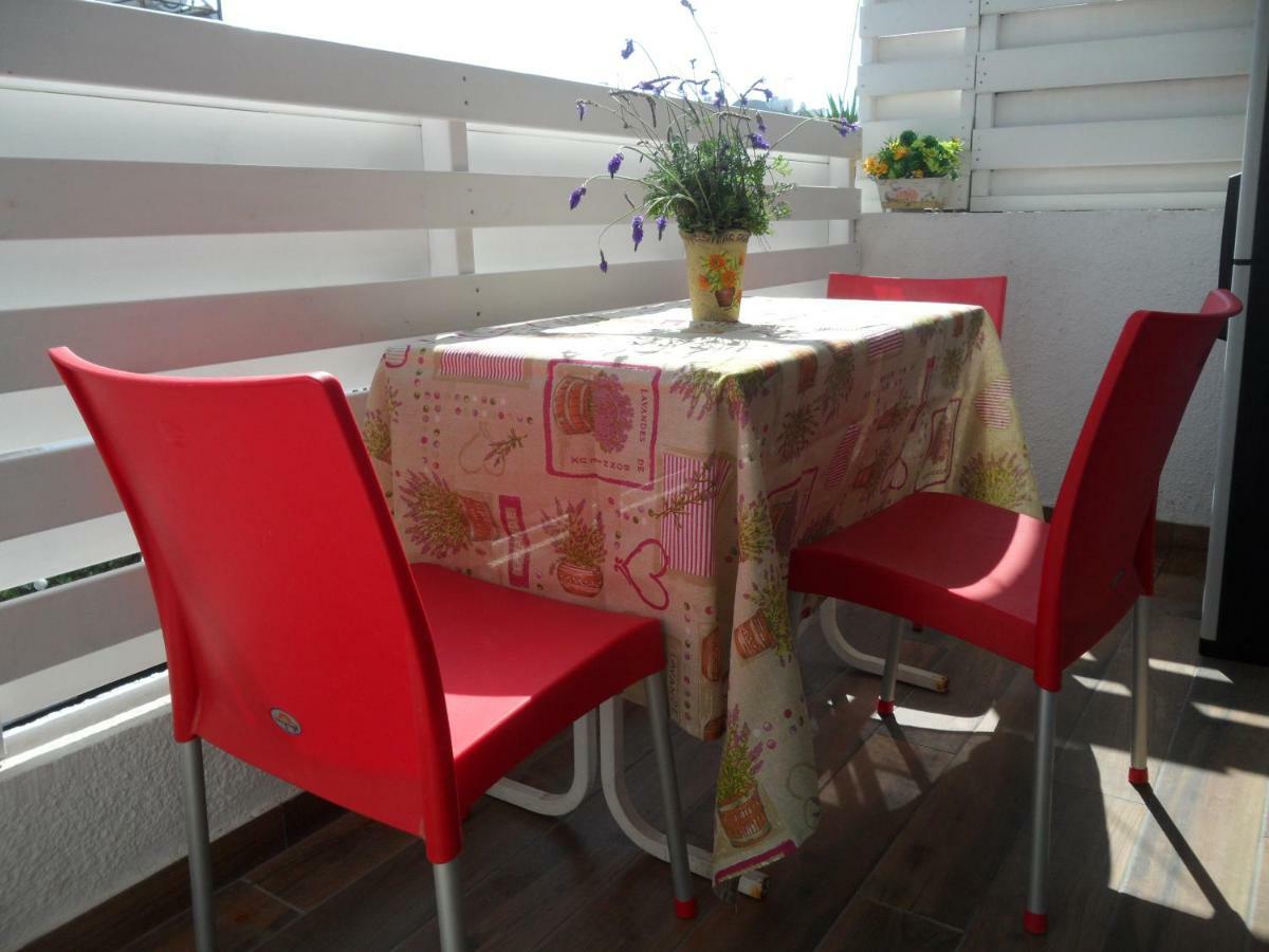 Sunshine Apts, Two Bedroom , Free Internet, No 3 Ayia Napa Exteriér fotografie